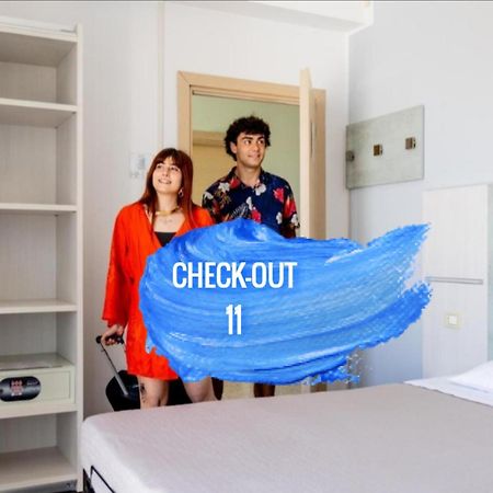 Hotel Kim リミニ エクステリア 写真